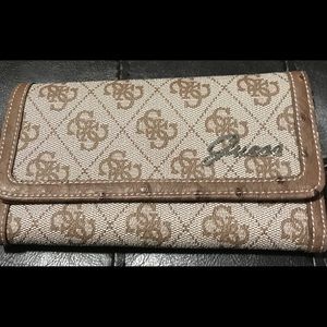 Guess Wallet